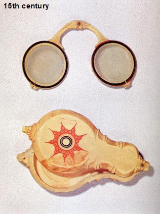 Szemüveg a 15. századból