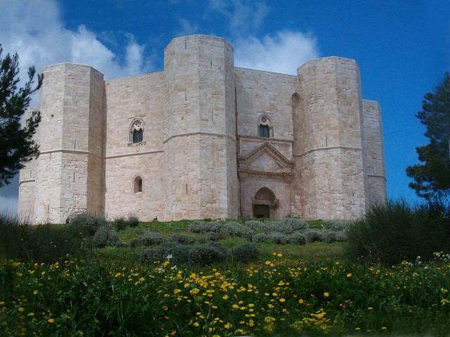 Castel del Monte - Federico II építtette a XIII. században