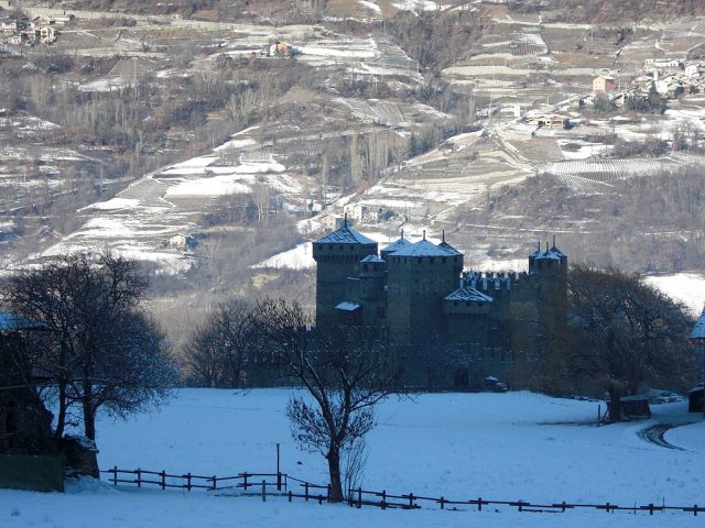 A kastély téli látképe